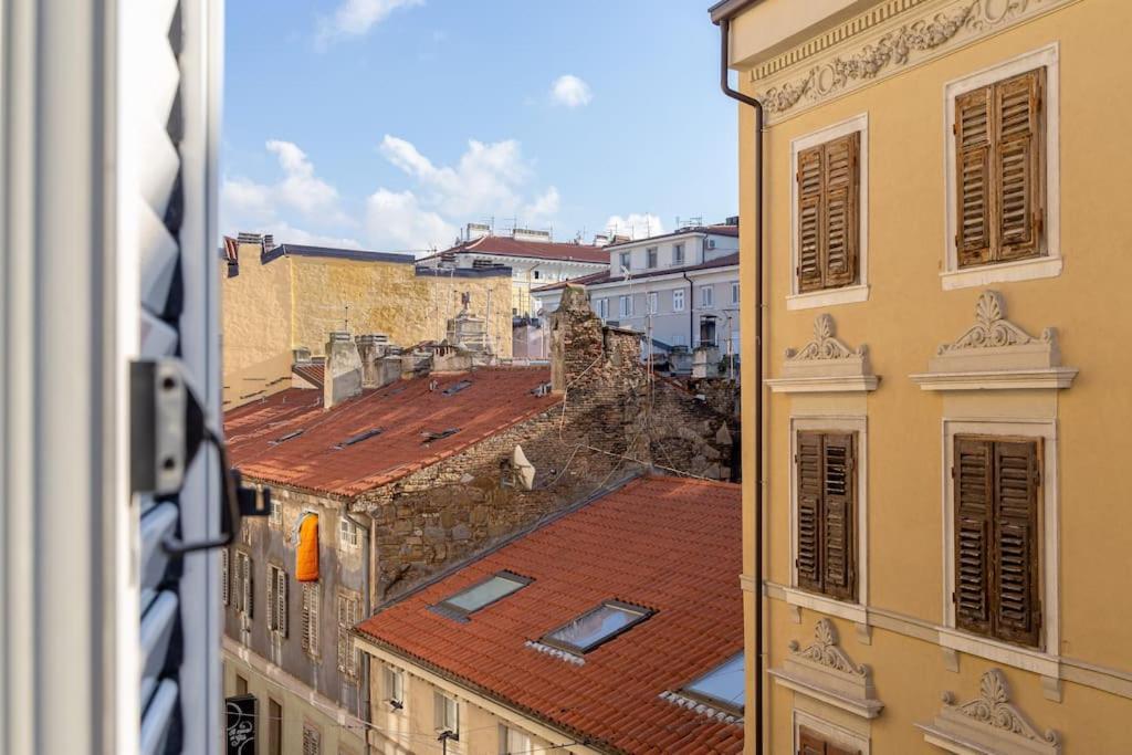 Apartment Stylish - Casa Leone - Center Triest